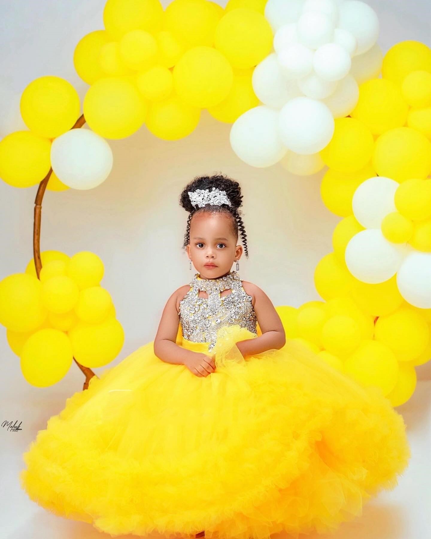 งดงามสีเหลืองดอกไม้สาวชุดแขนกุ - Baby Clothing Embroidery บทวิจารณ์และราคา