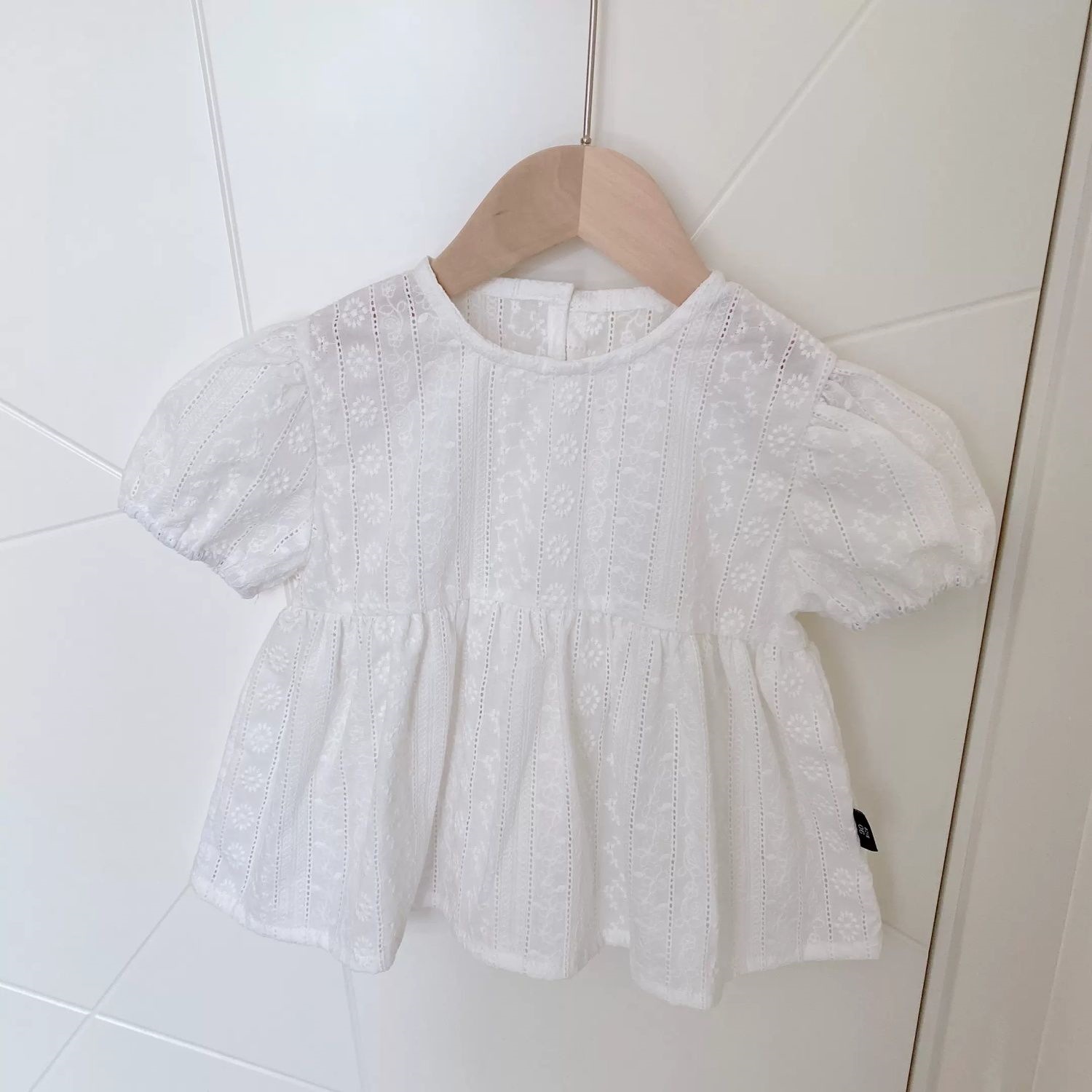 เสื้อเบลาส์แขนพองสำหรับเด็กผู้ - Baby Clothing Embroidery บทวิจารณ์และราคา