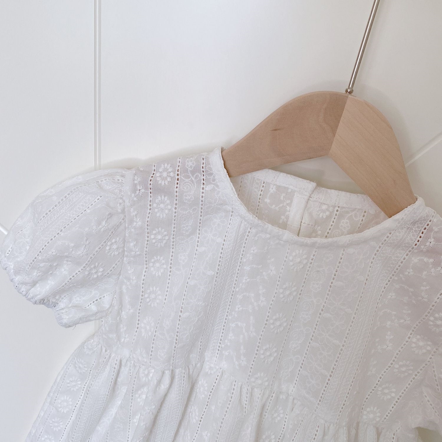 เสื้อเบลาส์แขนพองสำหรับเด็กผู้ - Baby Clothing Embroidery บทวิจารณ์และราคา